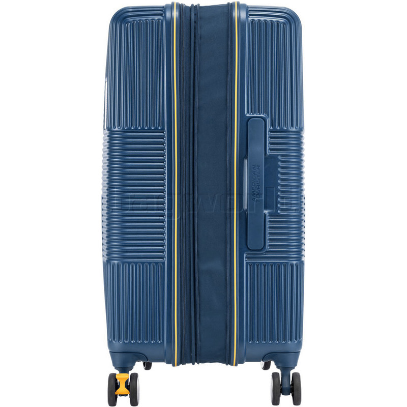 american tourister velton review